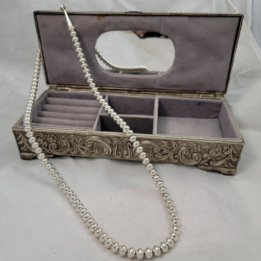 Navajo pearl necklace 22"