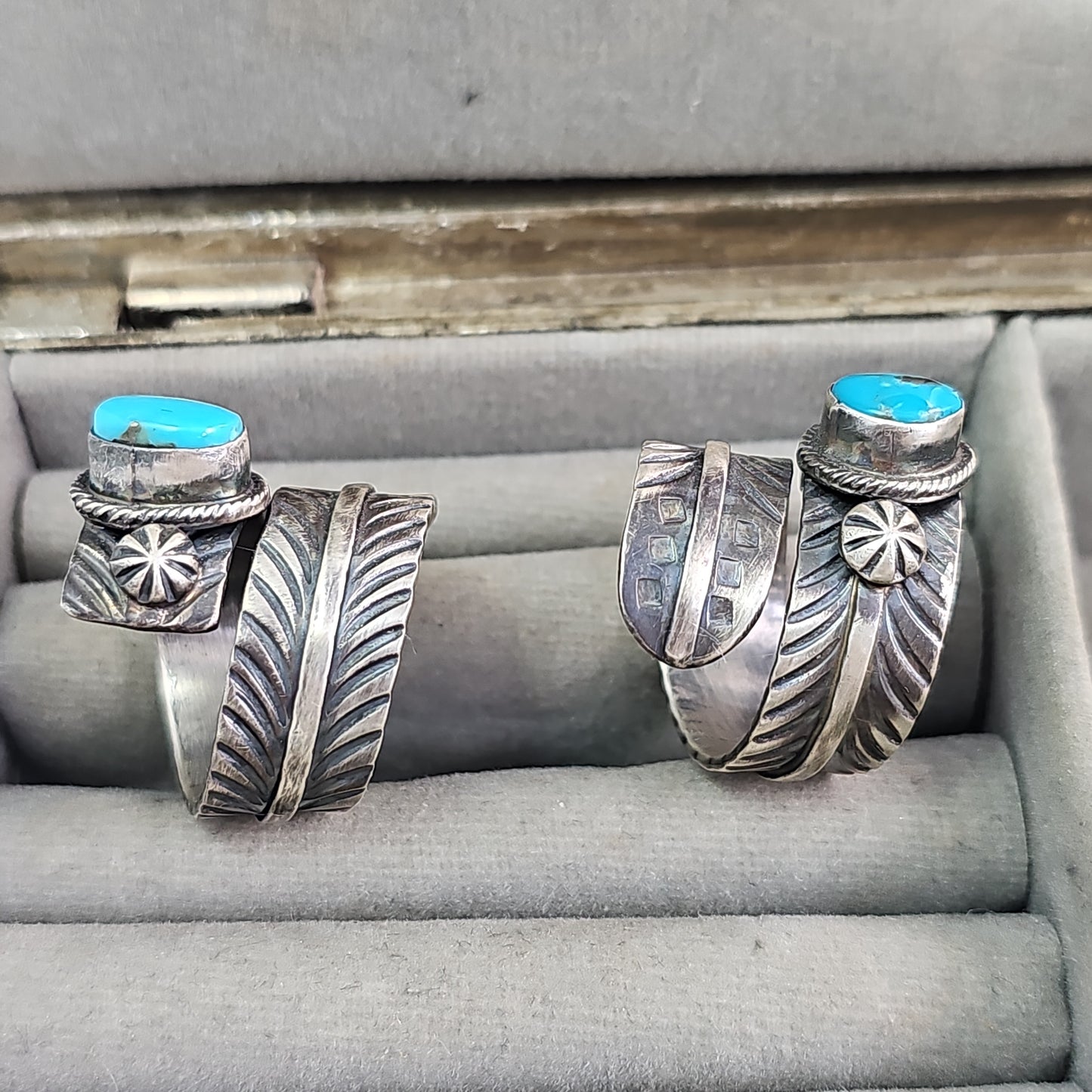 Heavy feather ring