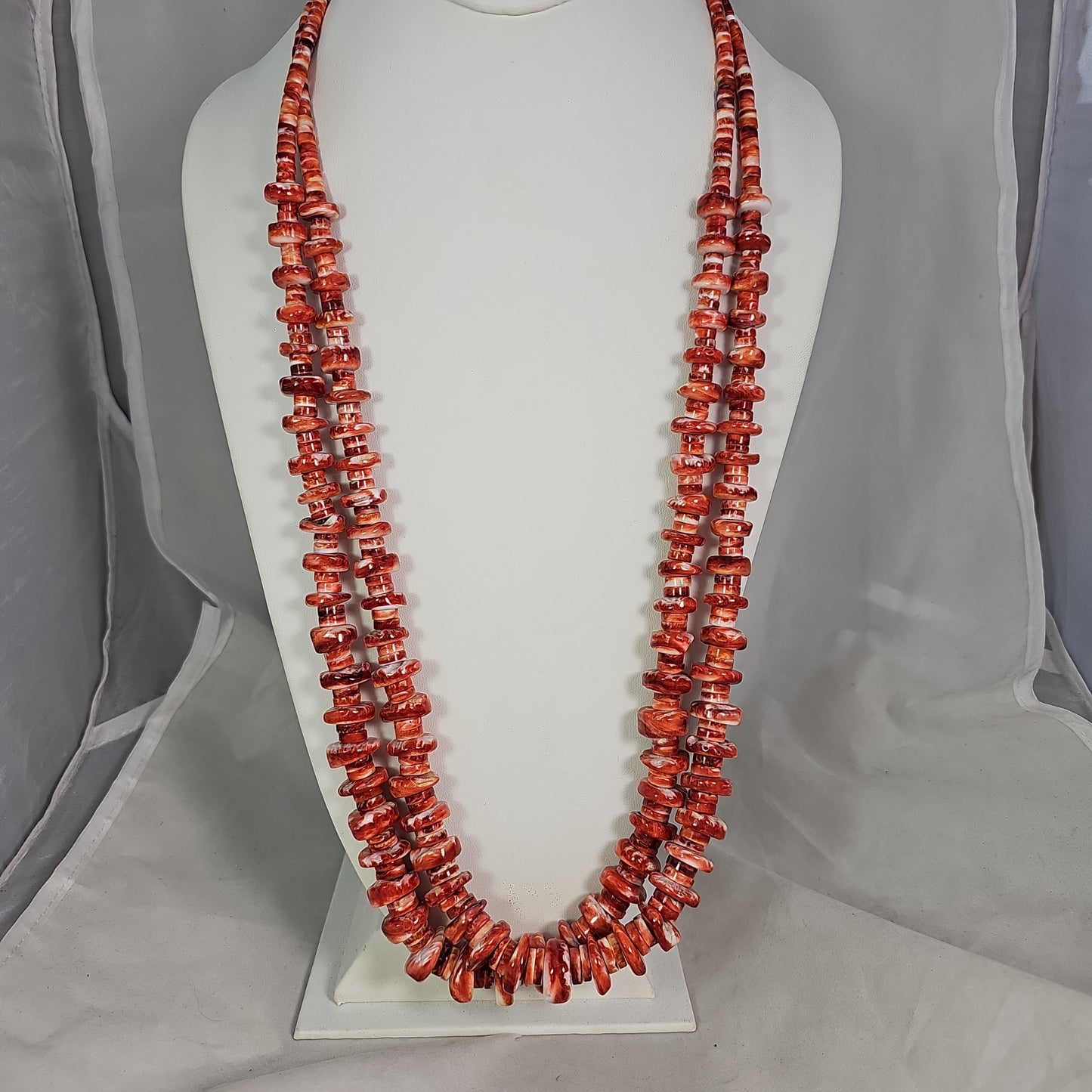 Santo Domingo spiney oyster necklace.