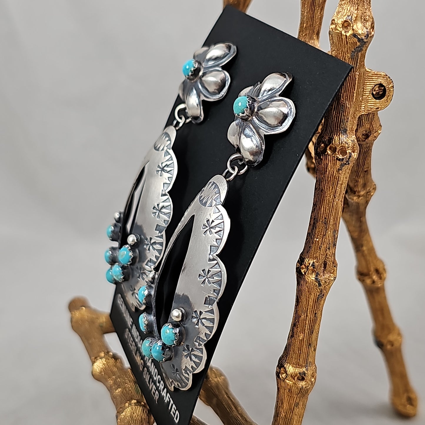 Flower teardrop earrings