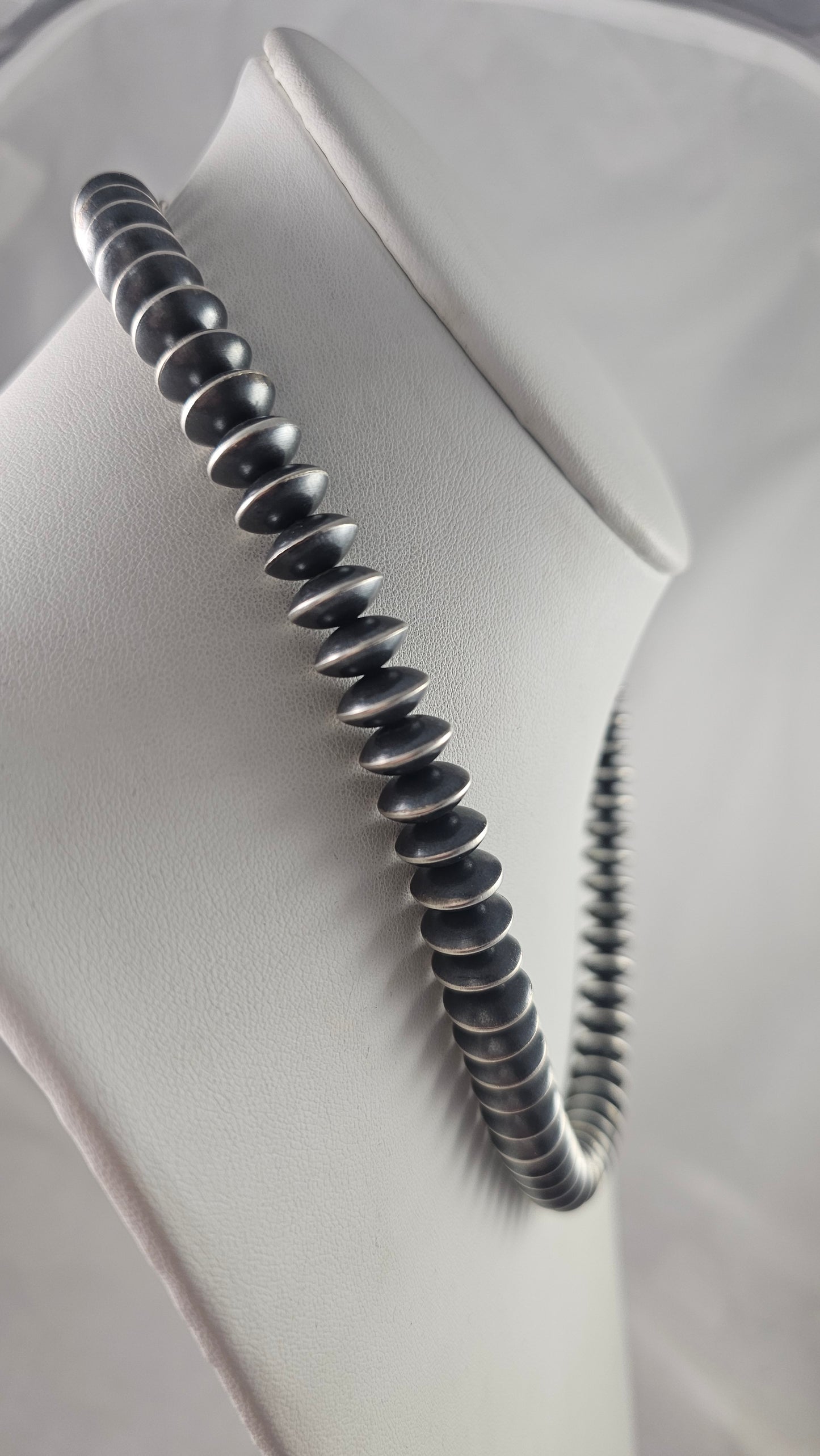 Saucer bead Navajo pearl necklace