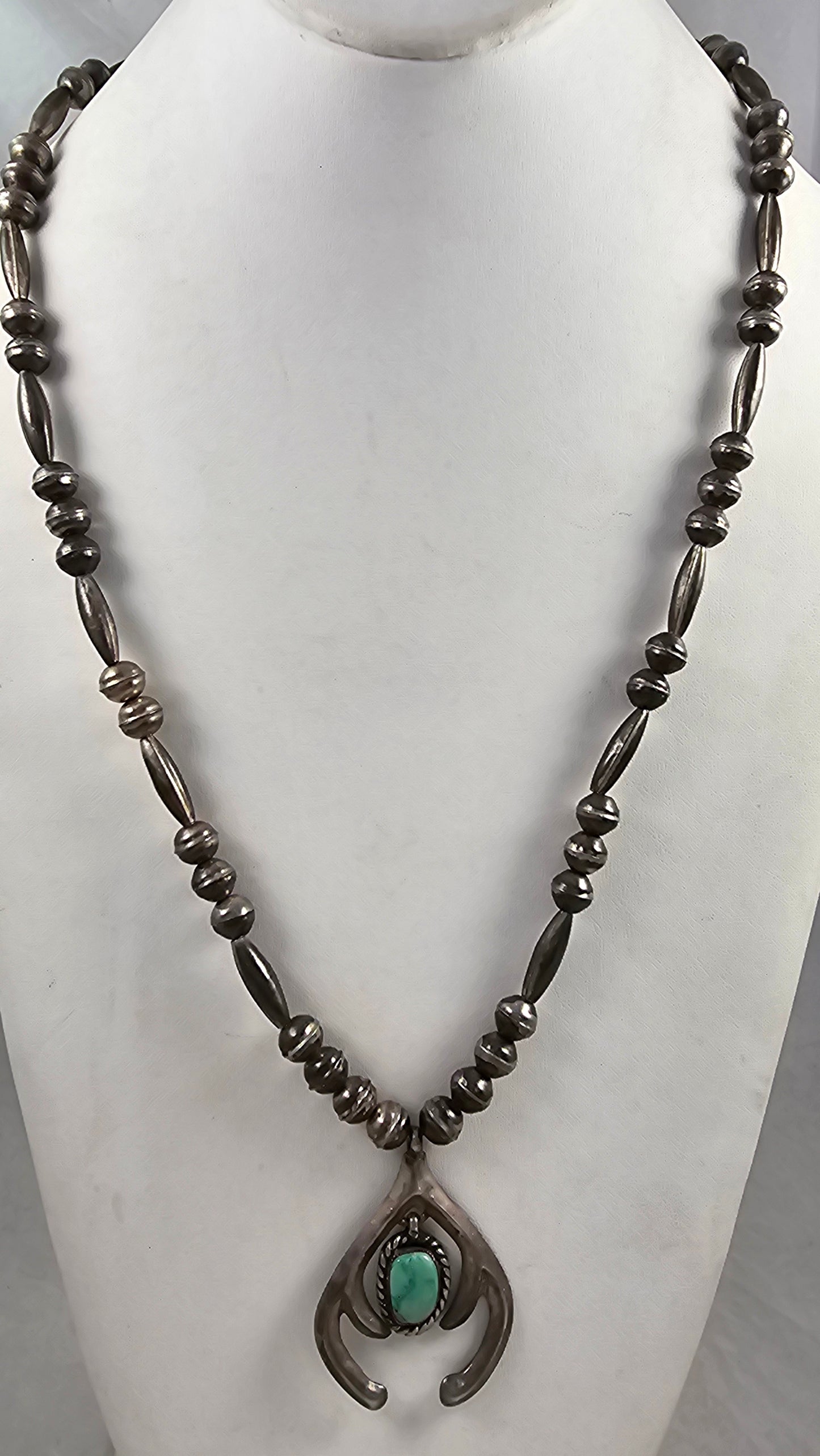 Naja necklace