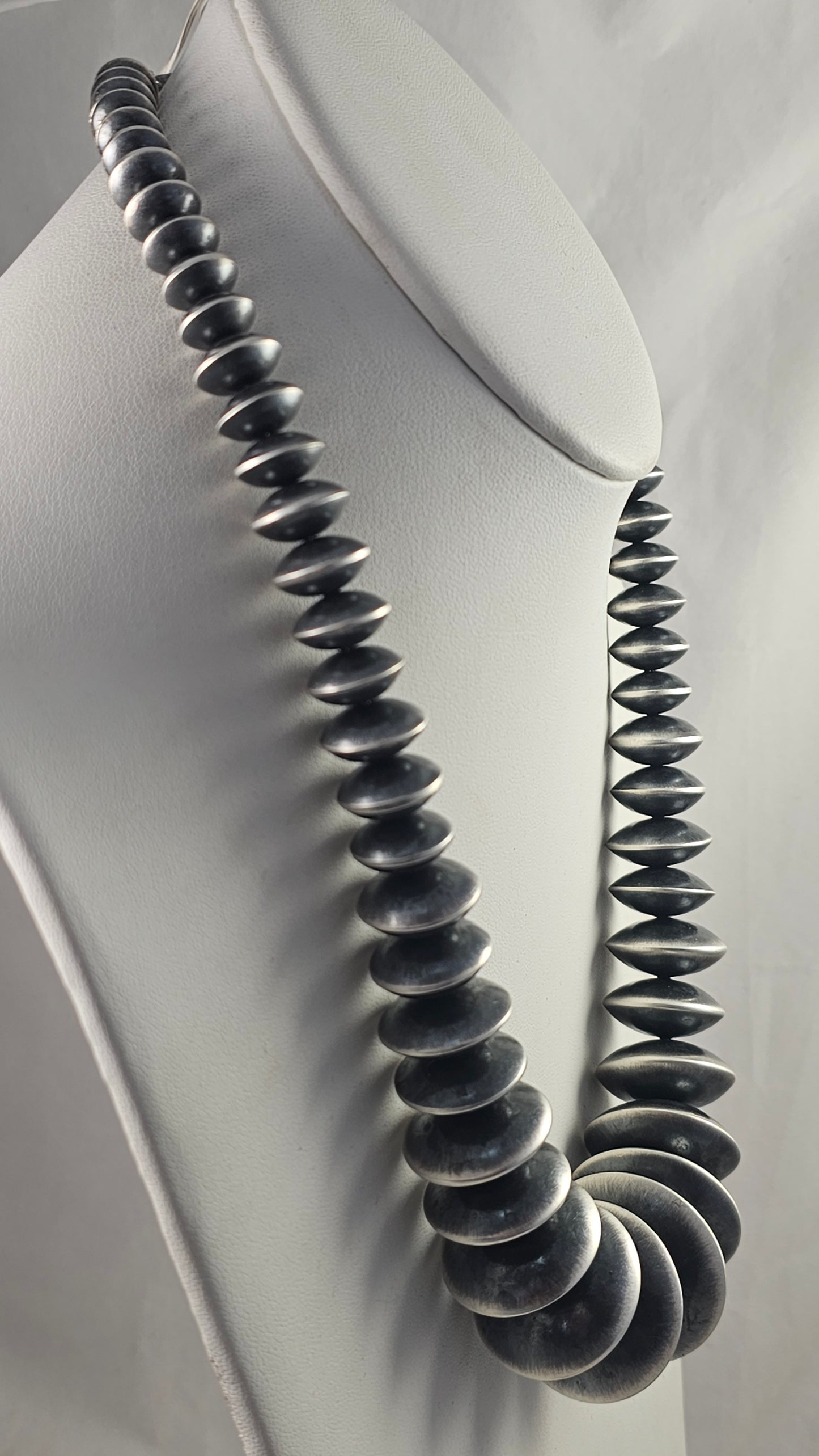 Graduated Navajo saucer pearl necklace