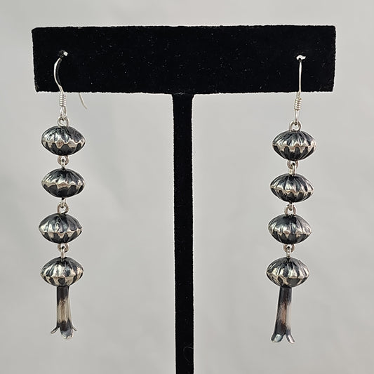 Fluted Navajo pearl earrings