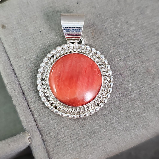 Spiney oyster pendant