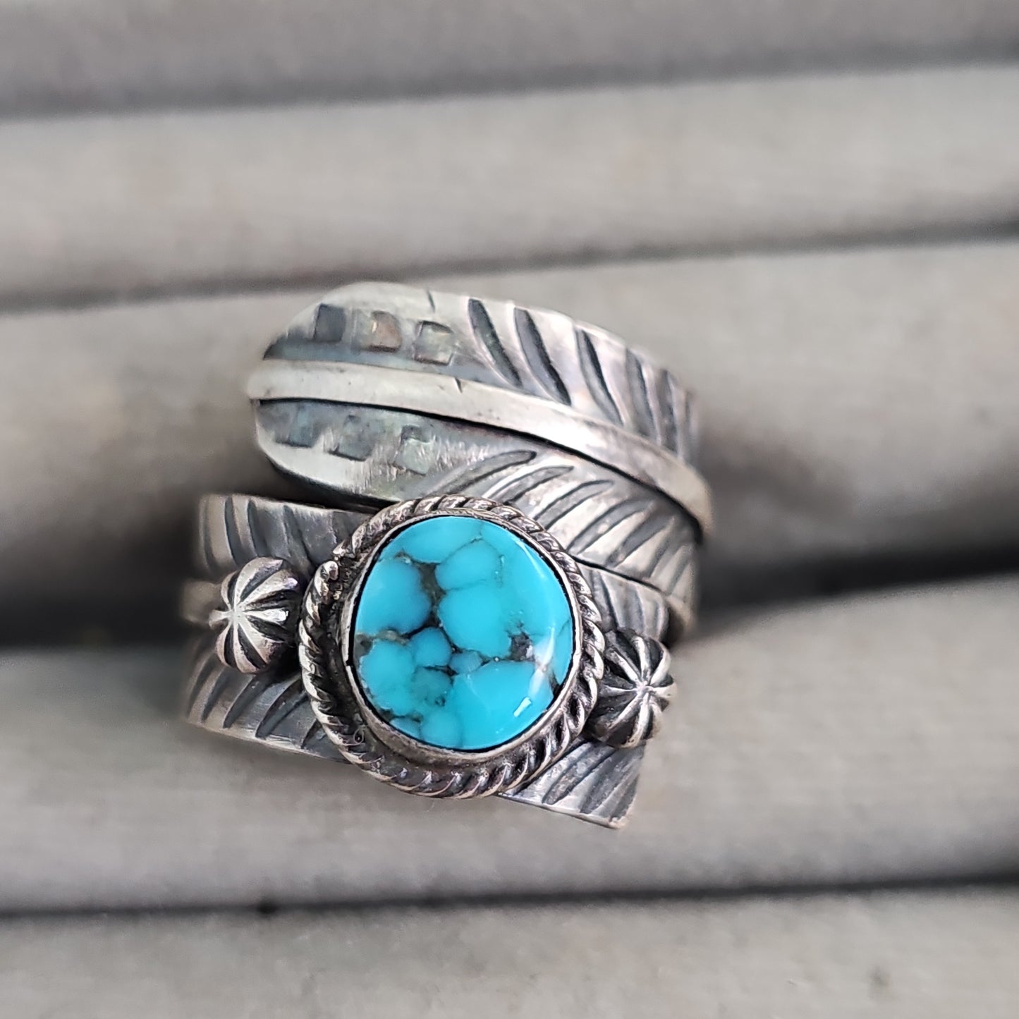 Heavy feather ring