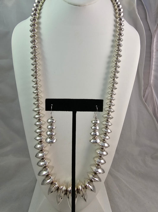 Navajo pearl necklace with earrings