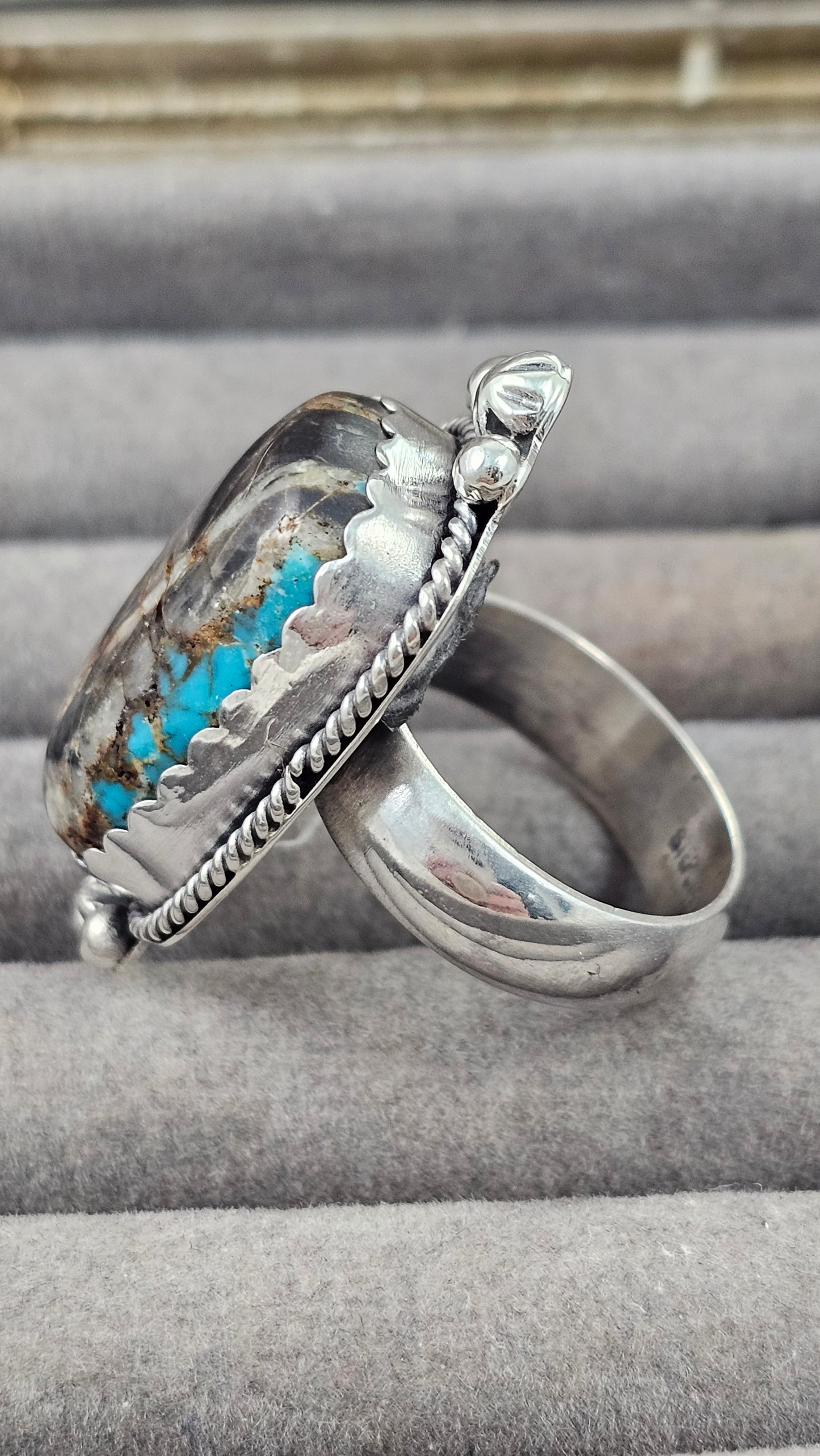 Ribbon turquoise ring