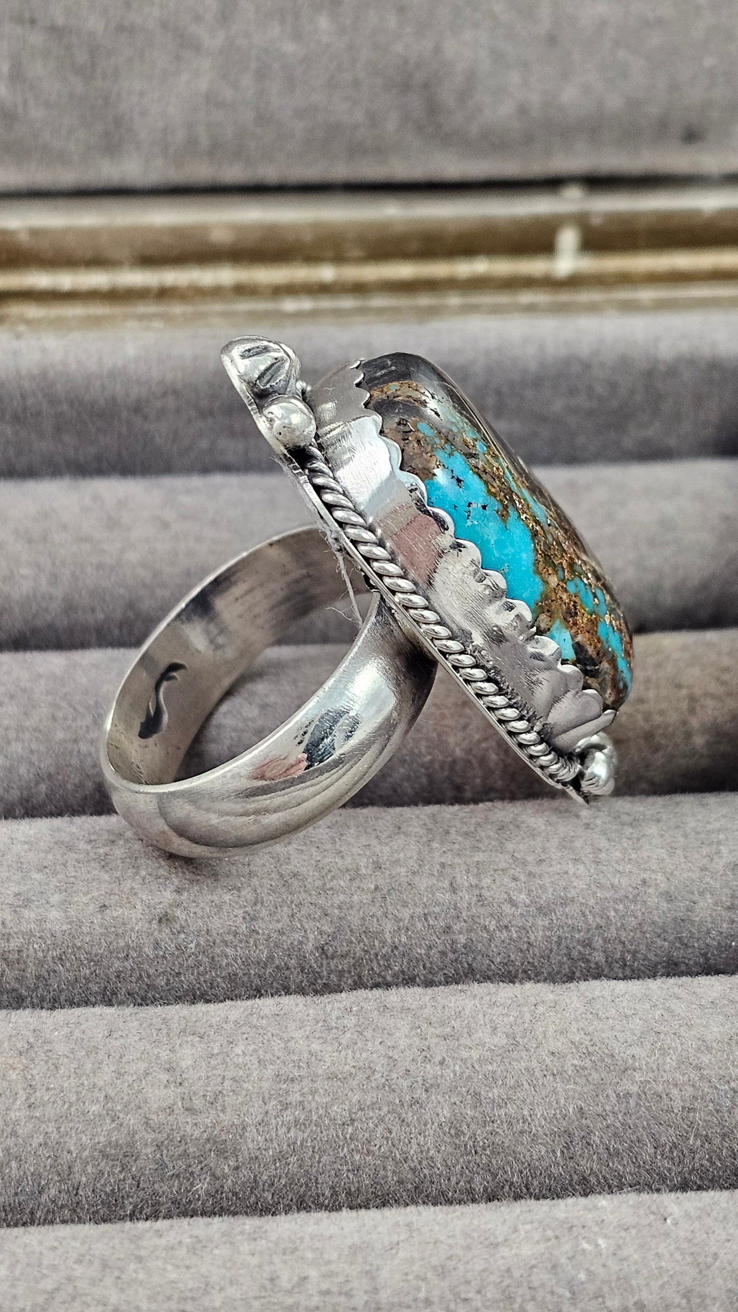 Ribbon turquoise ring
