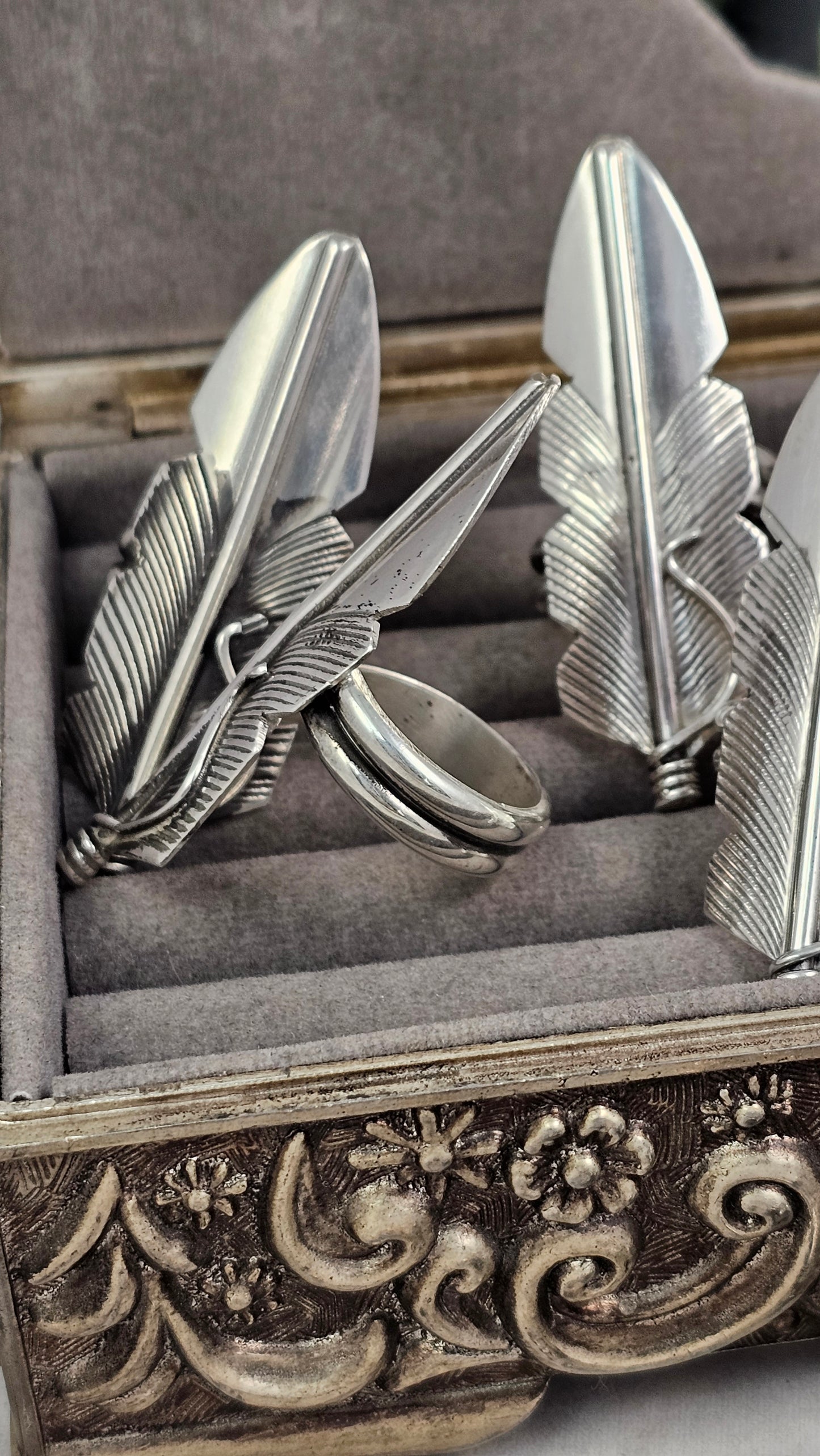 Feather rings