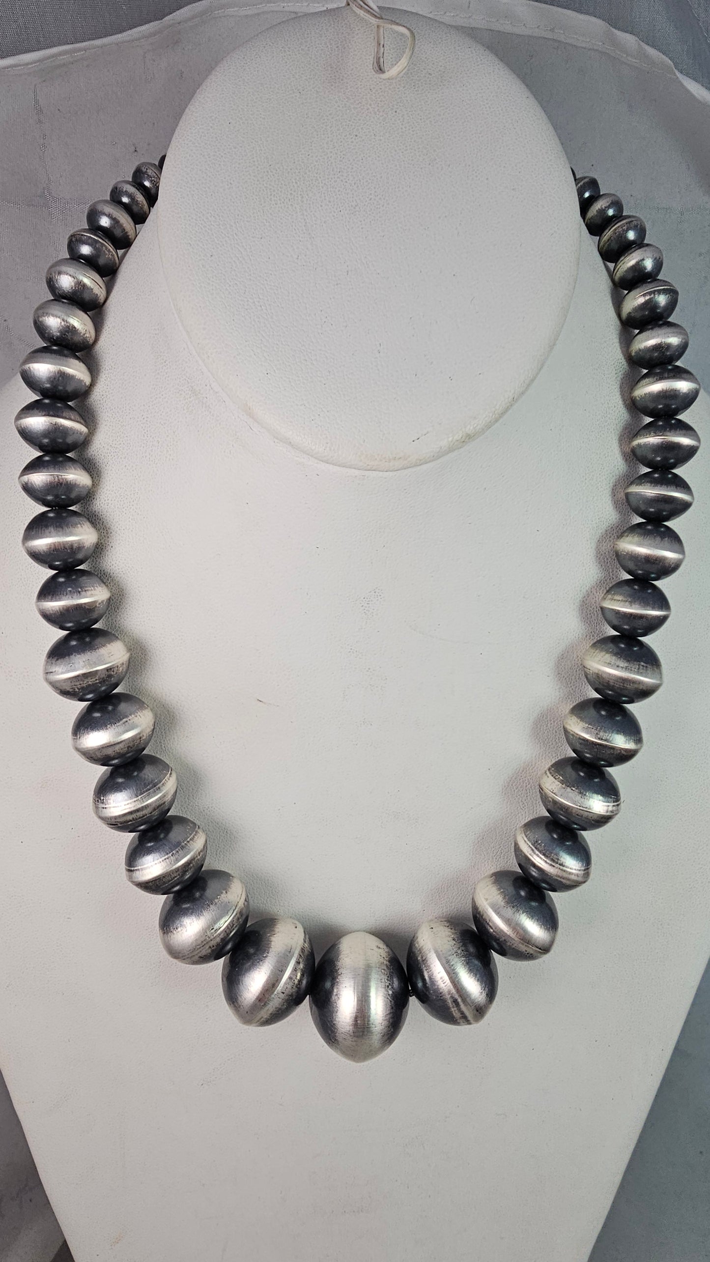 Graduated Navajo pearl necklace