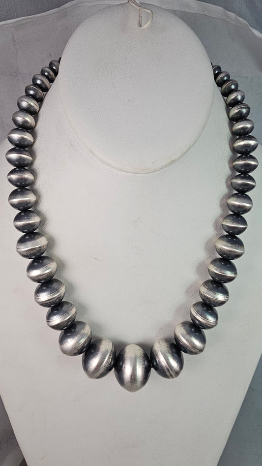 Graduated Navajo pearl necklace
