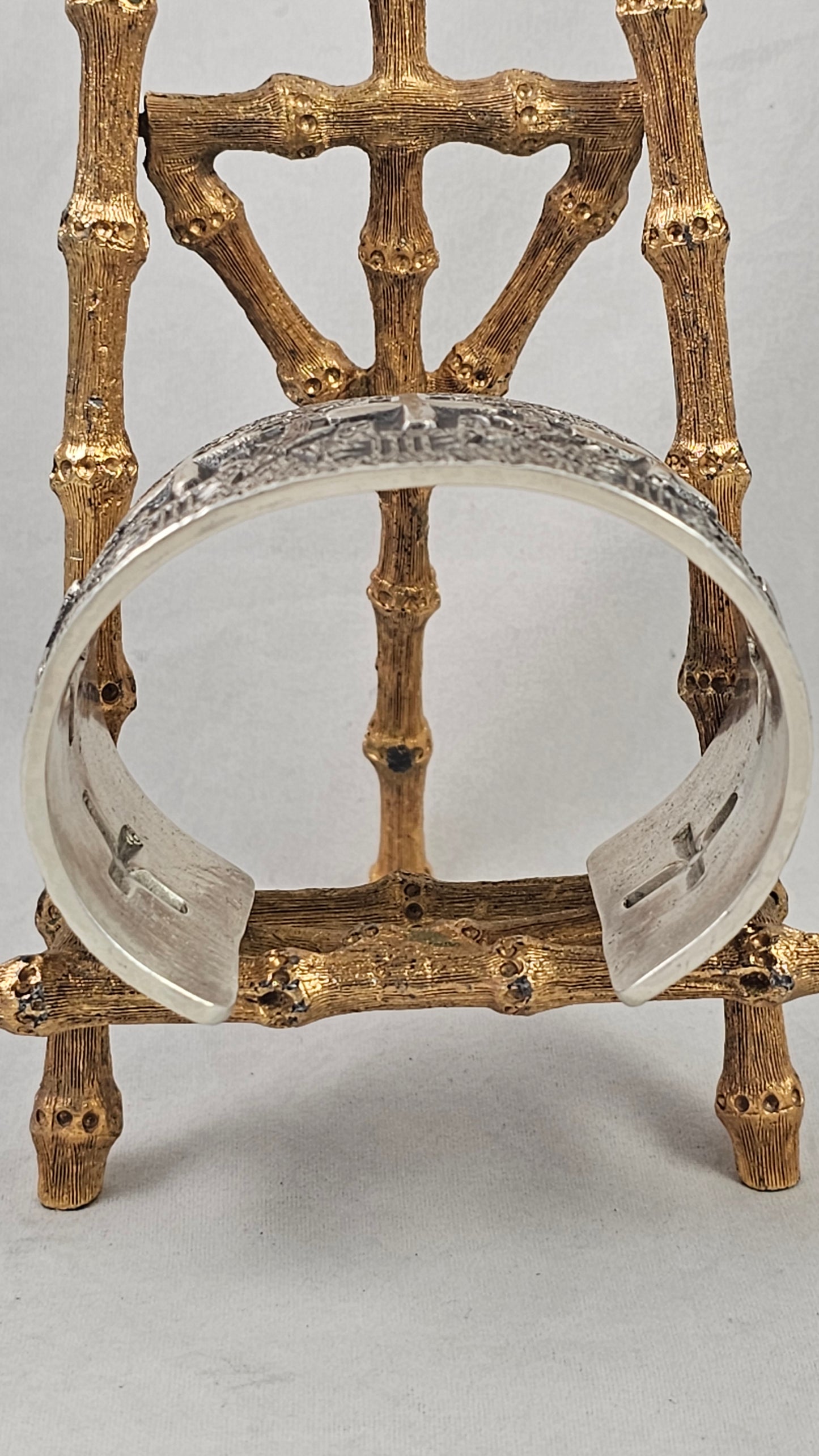 Cross cuff by Ronnie Willie