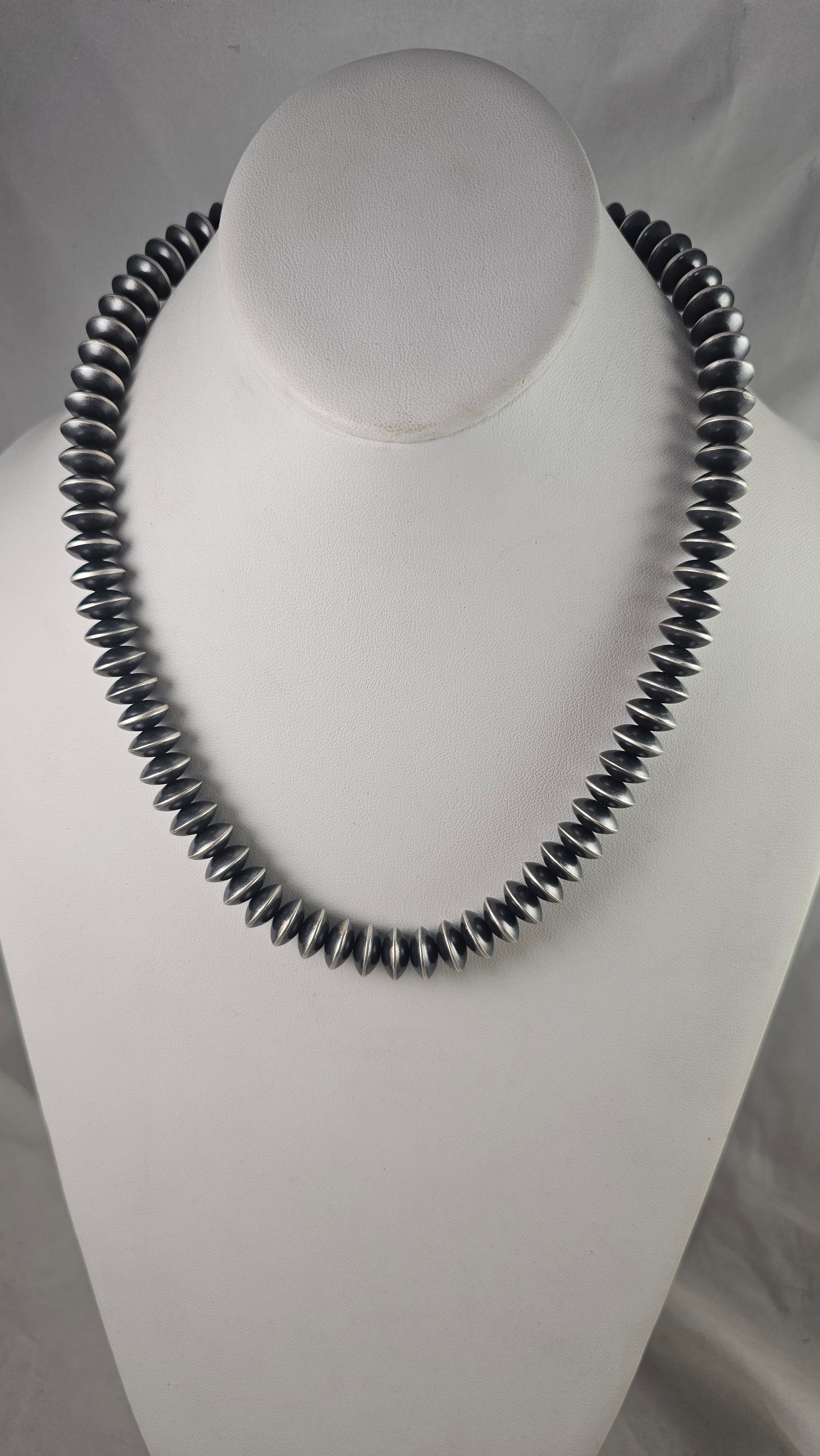 Saucer bead Navajo pearl necklace