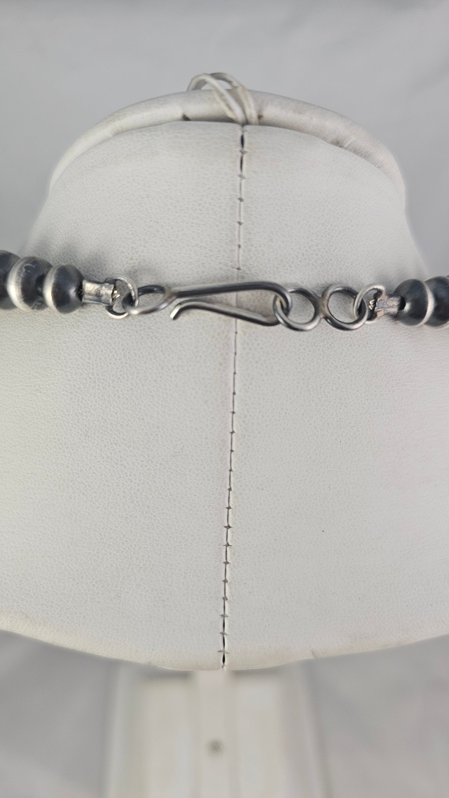 Graduated Navajo pearl necklace 22"
