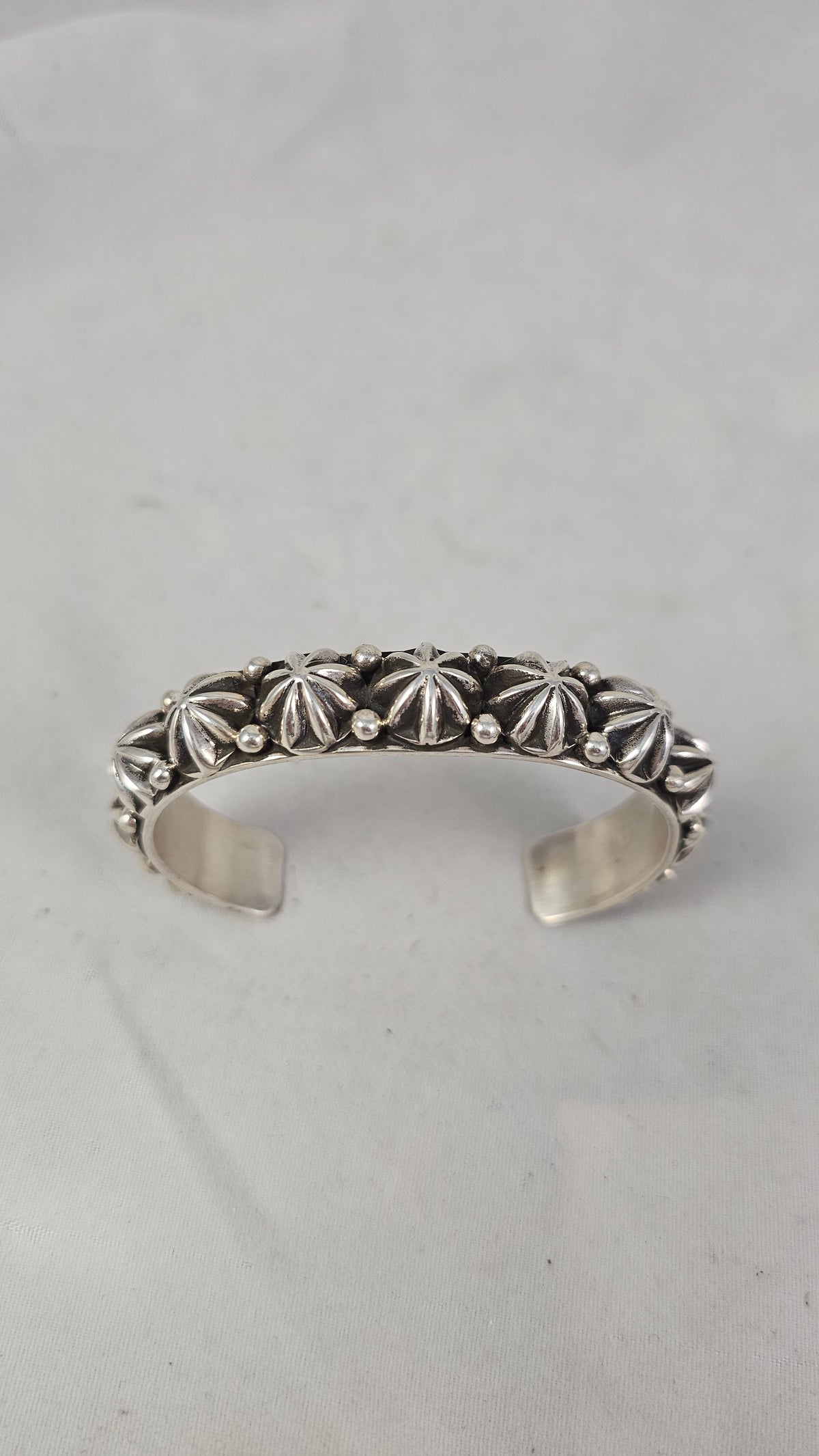 Happy Piaso button cuff