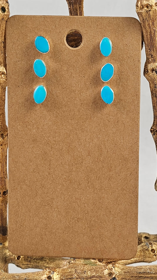 Turquoise oval eracer studs