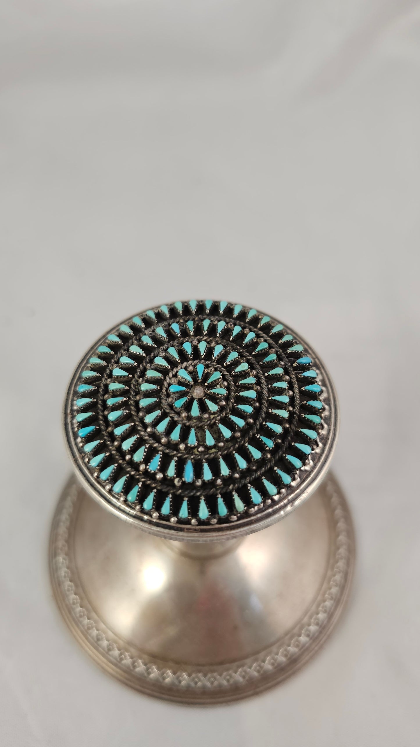 Vintage petit-point turquoise pendant/pin