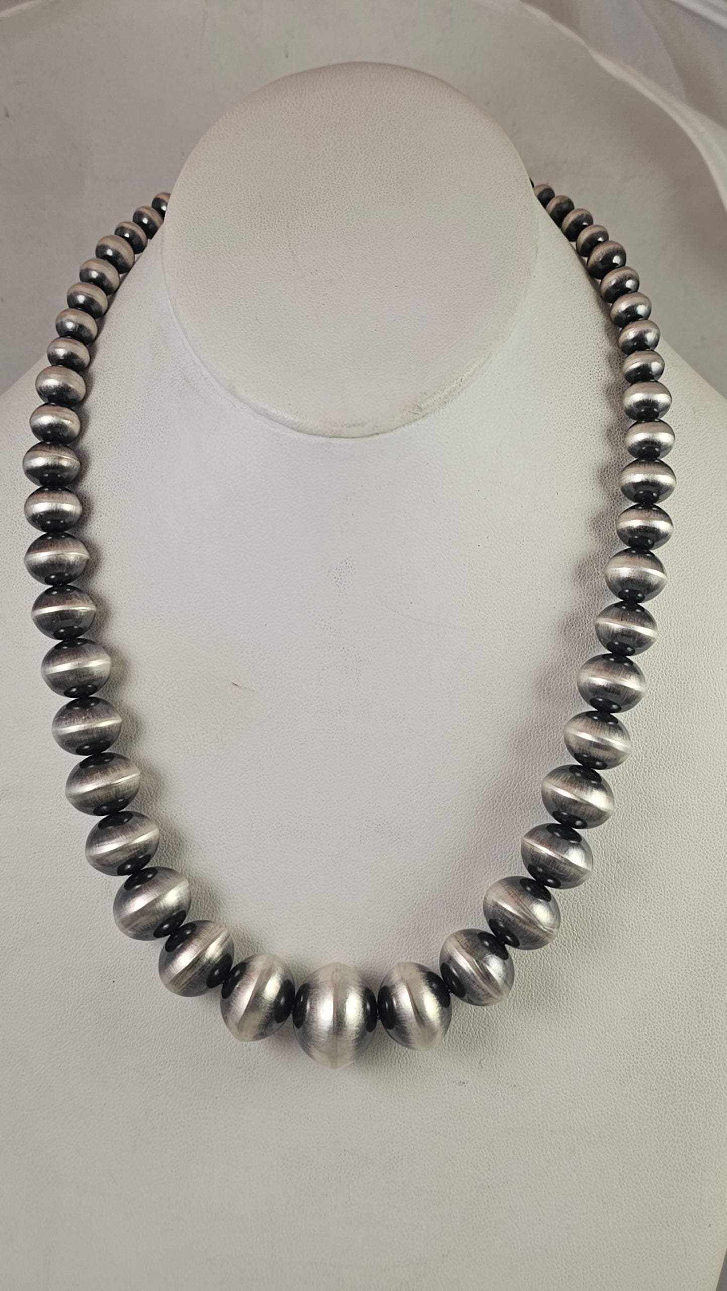 Graduated Navajo pearl necklace