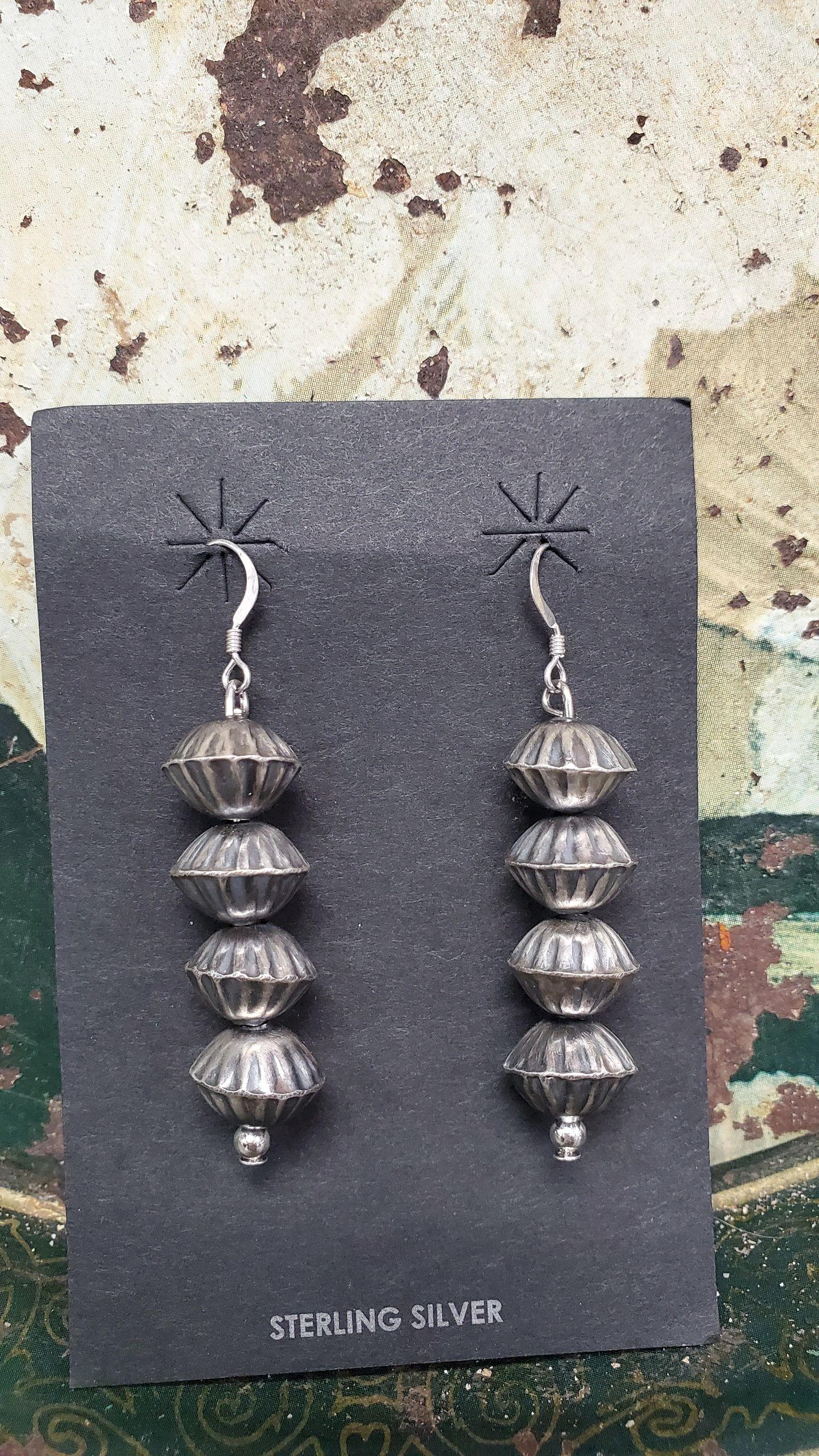 Fluted Navajo pearl earrings - Albuquerque Pawn Shop