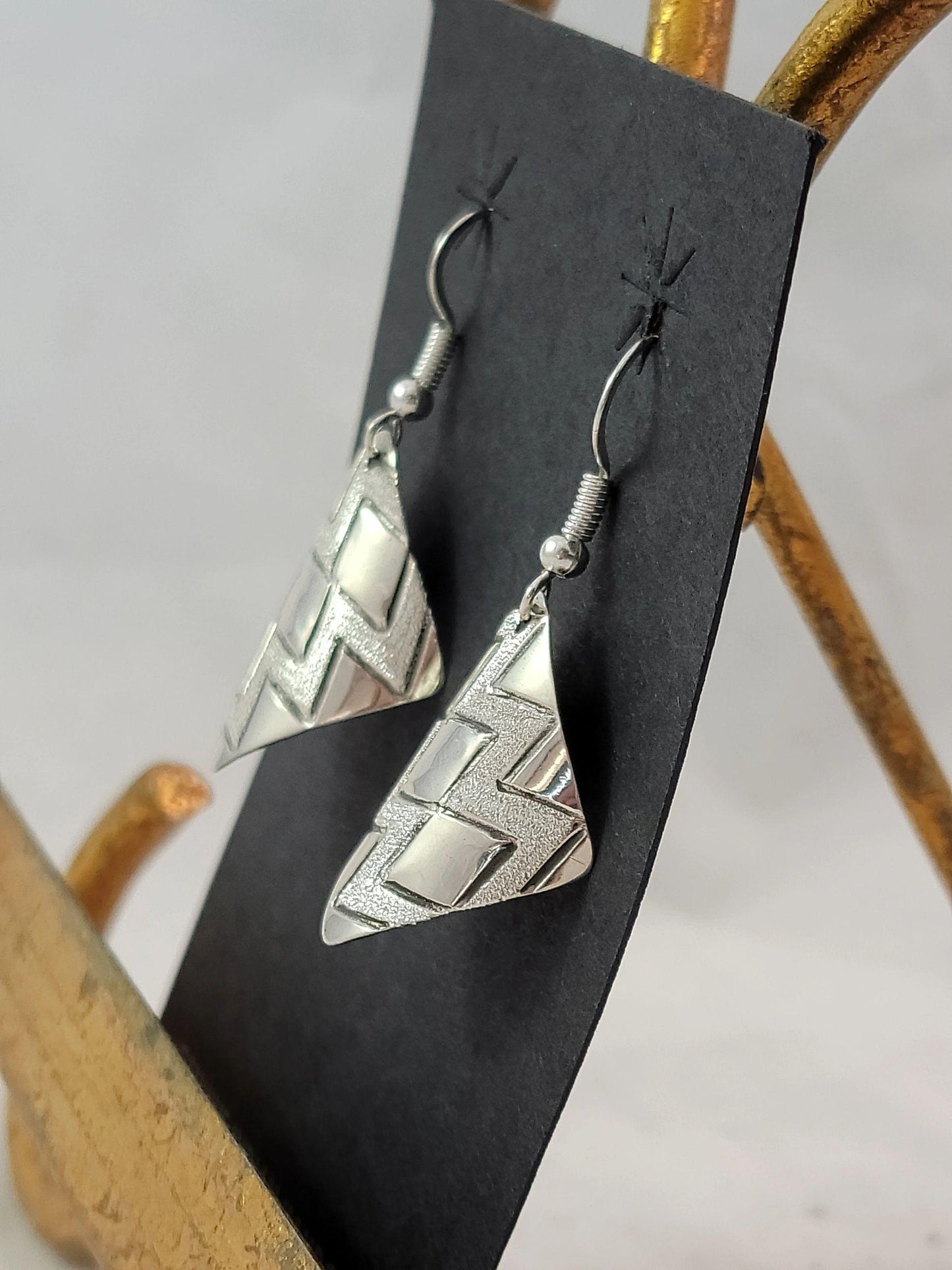 Zigzag rolled 1 inch earrings - Albuquerque Pawn Shop