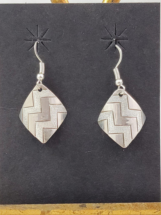 Rolled zigzag 5-8" earrings - Albuquerque Pawn Shop